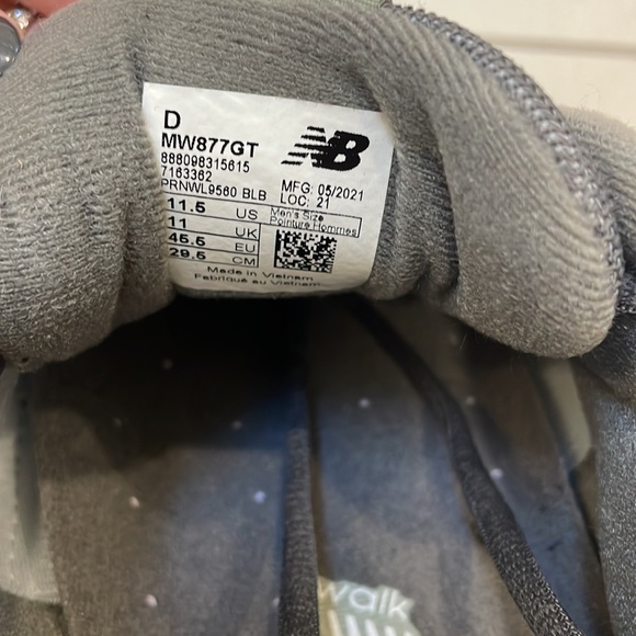 Men’s New Balance sneakers! - Picture 3 of 5